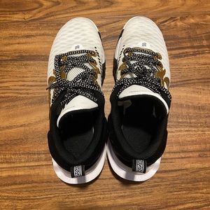 Nike Giannis Immortality Basketball Shoes